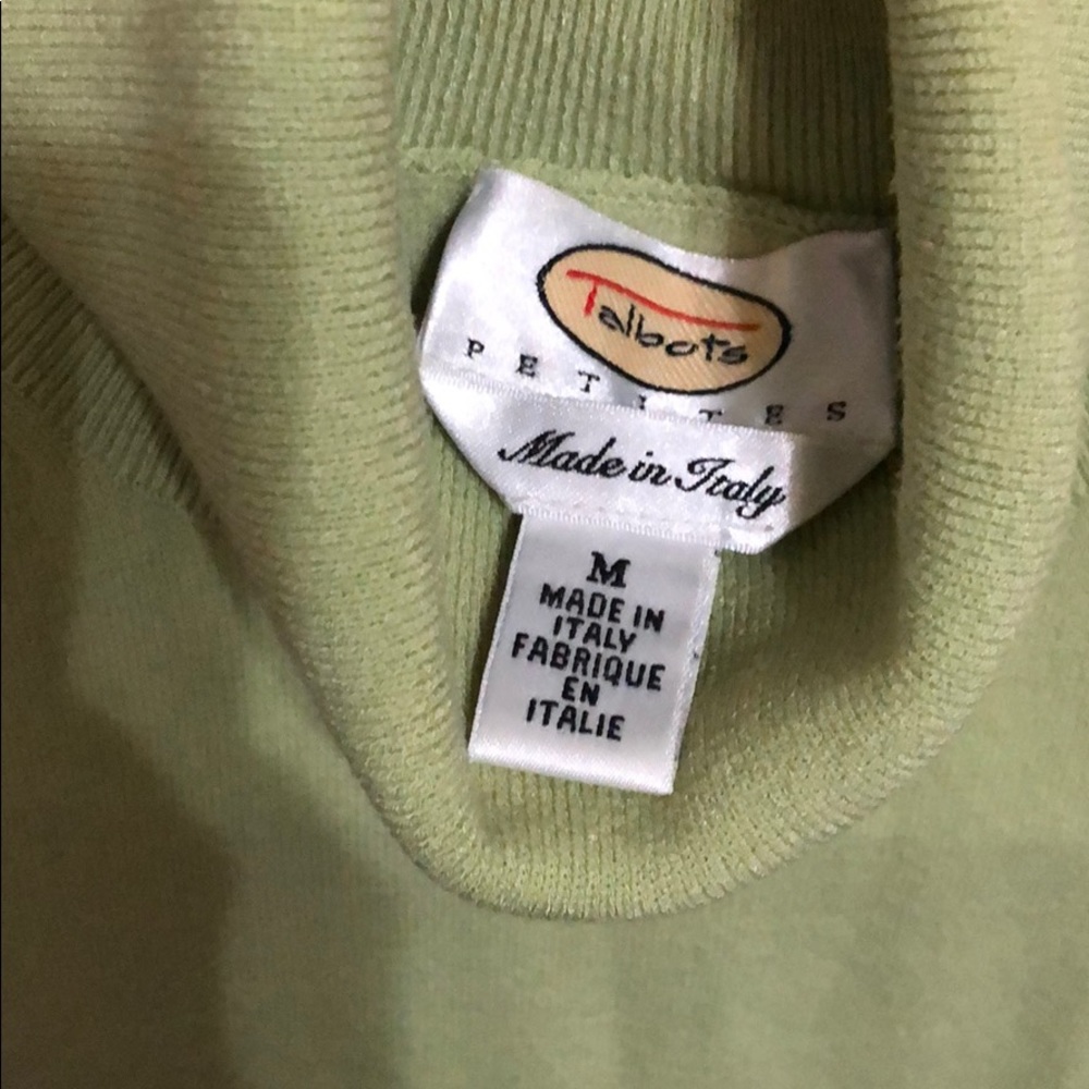 Sweaters - Picture 4 of 4